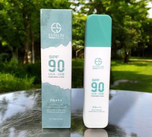 لوسیون ضدآفتاب استلین SPF90 مرطوب‌کننده و آبرسان (Estelin)