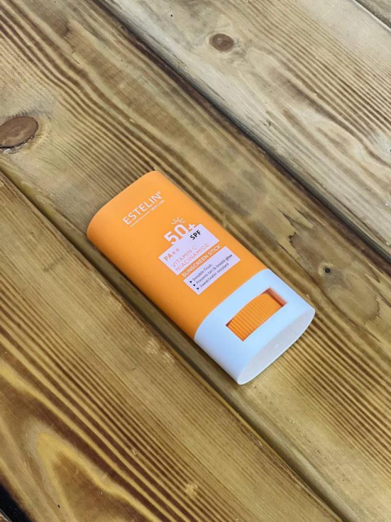 ضد آفتاب استیکی استلین مدل ویتامین C با SPF50