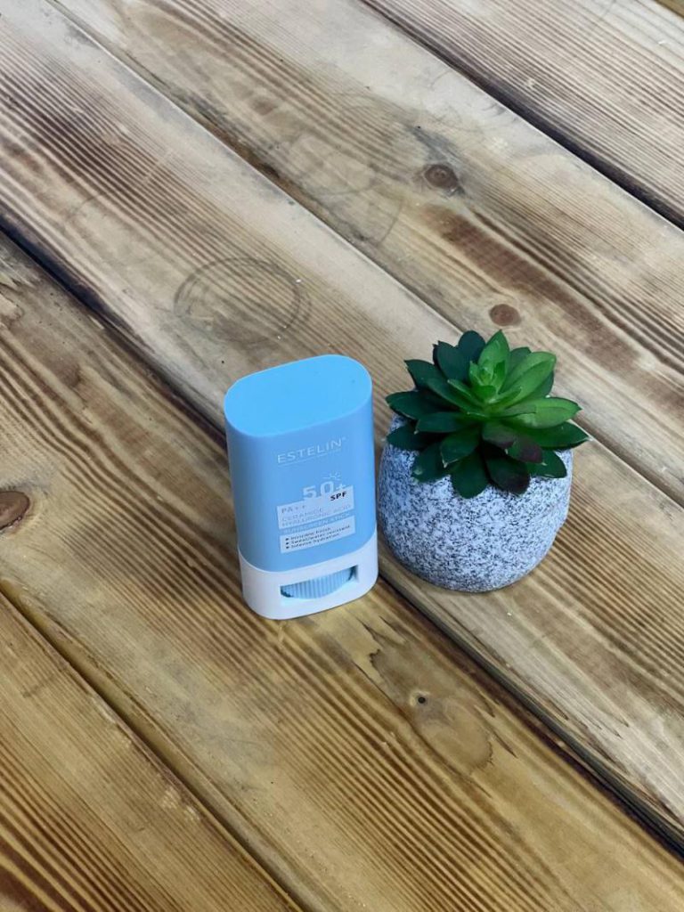 ضد آفتاب استیکی استلین حاوی هیالورونیک اسید و سرامید + SPF50